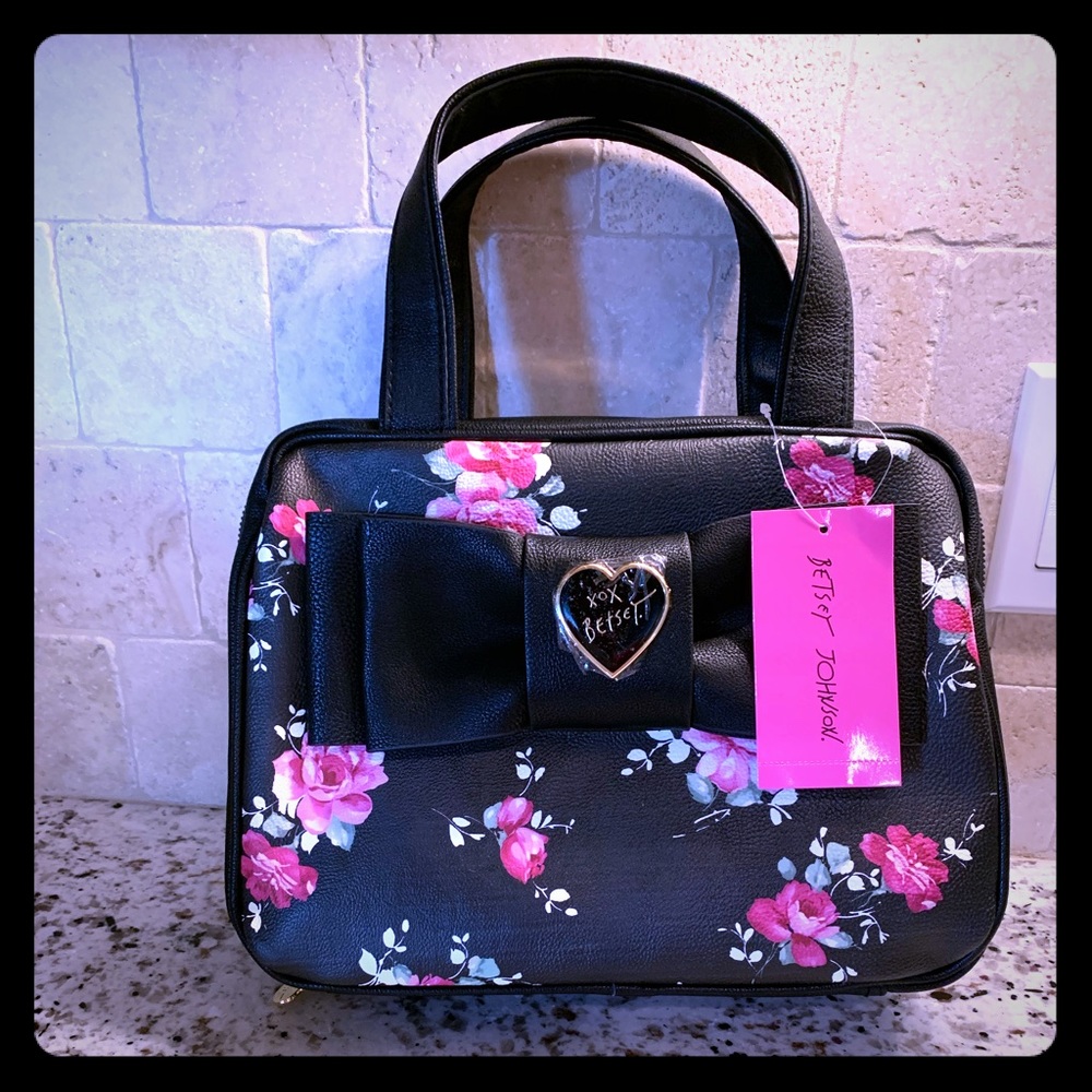 🆕 Betsey Johnson Cosmetic Case 💄